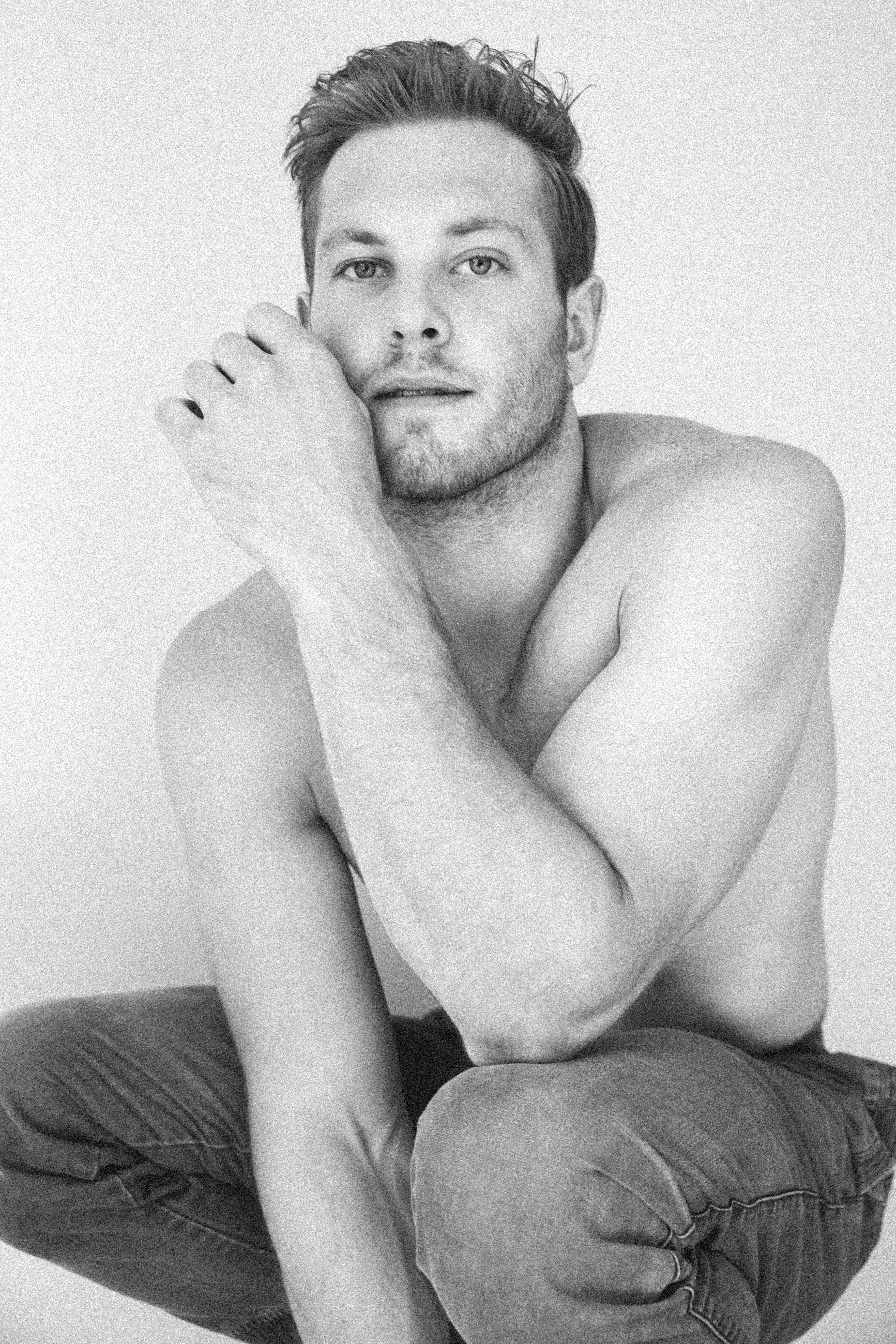 Fashion editorial makeup by Natalia Che — photo 10